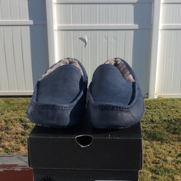 UGG ASCOT SLIPPERS - Picture 2 of 8